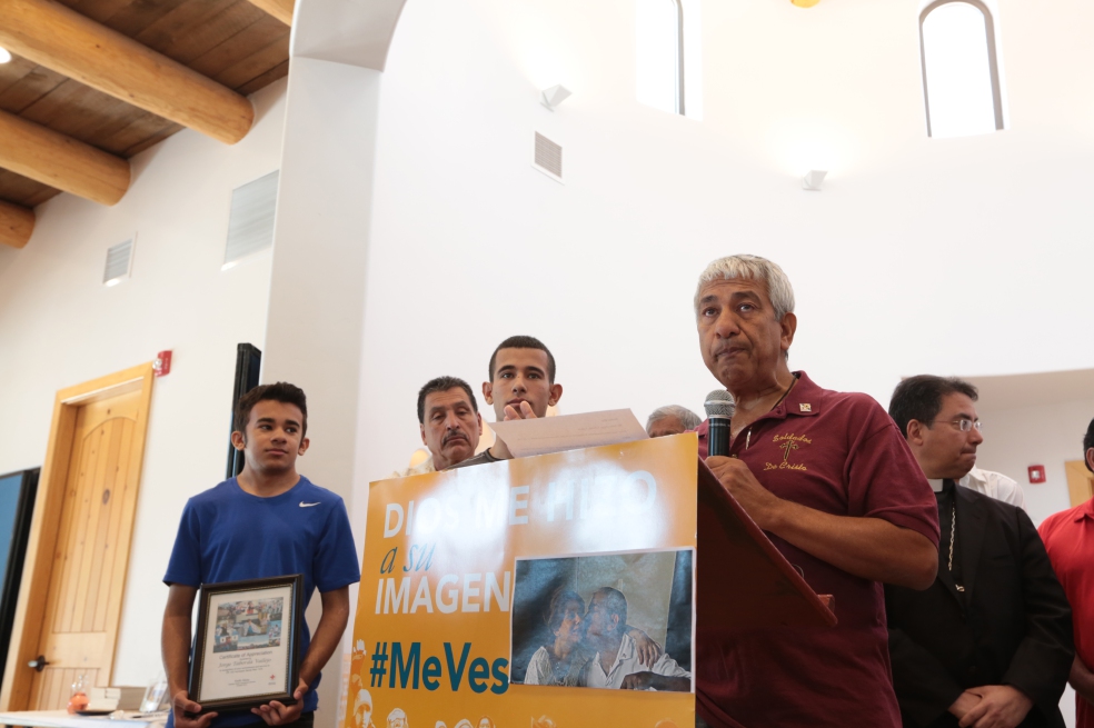 Colombiano se refugia en una iglesia de EE.UU. para huirle a su deportación