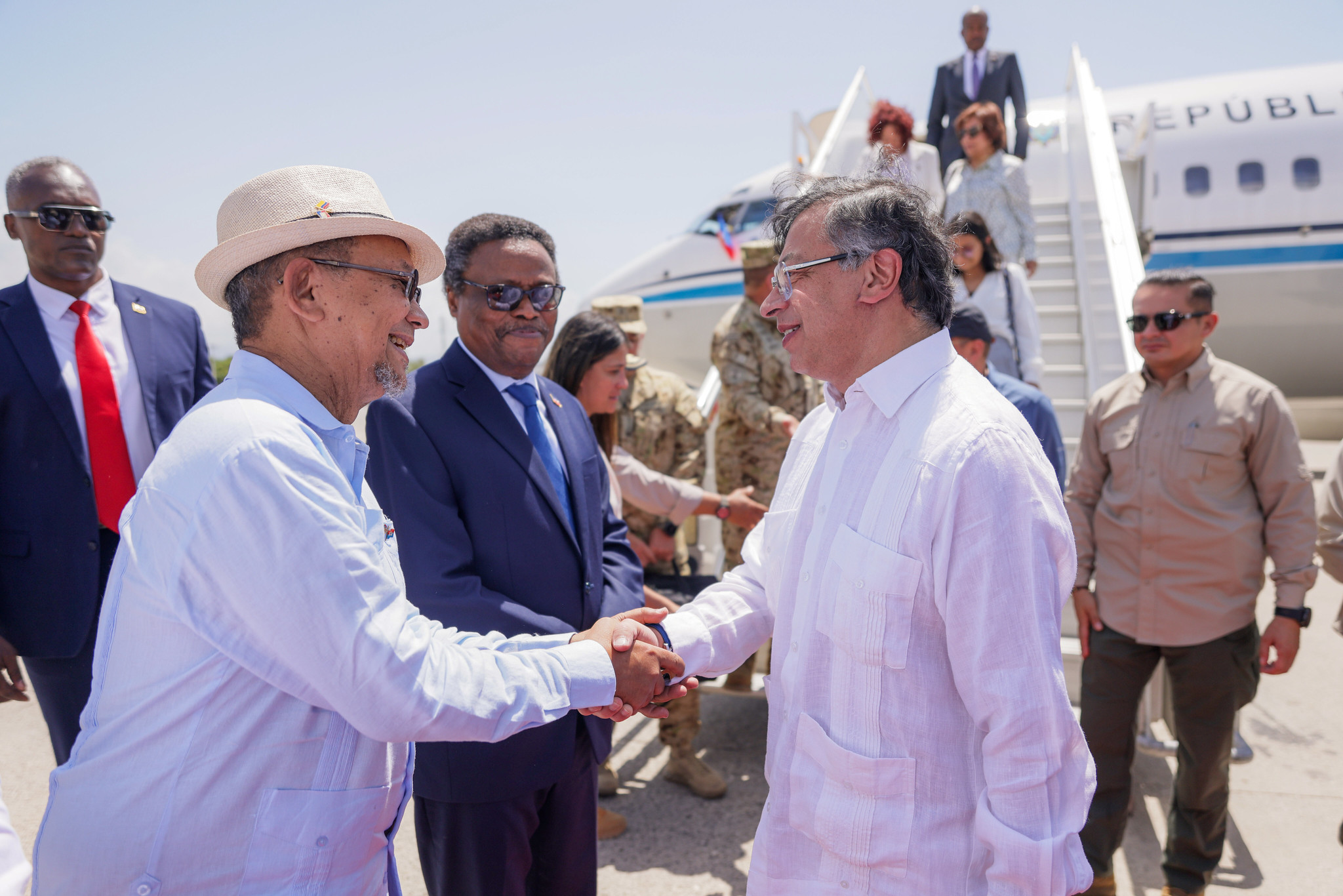 Colombia ofrece seguridad a Haití: crónica de un viaje a un país sitiado por la pobreza