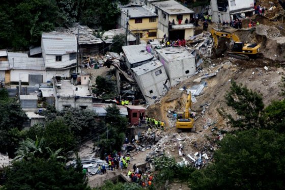Guatemala continúa búsqueda de 300 víctimas de alud tras hallar 161 cadáveres