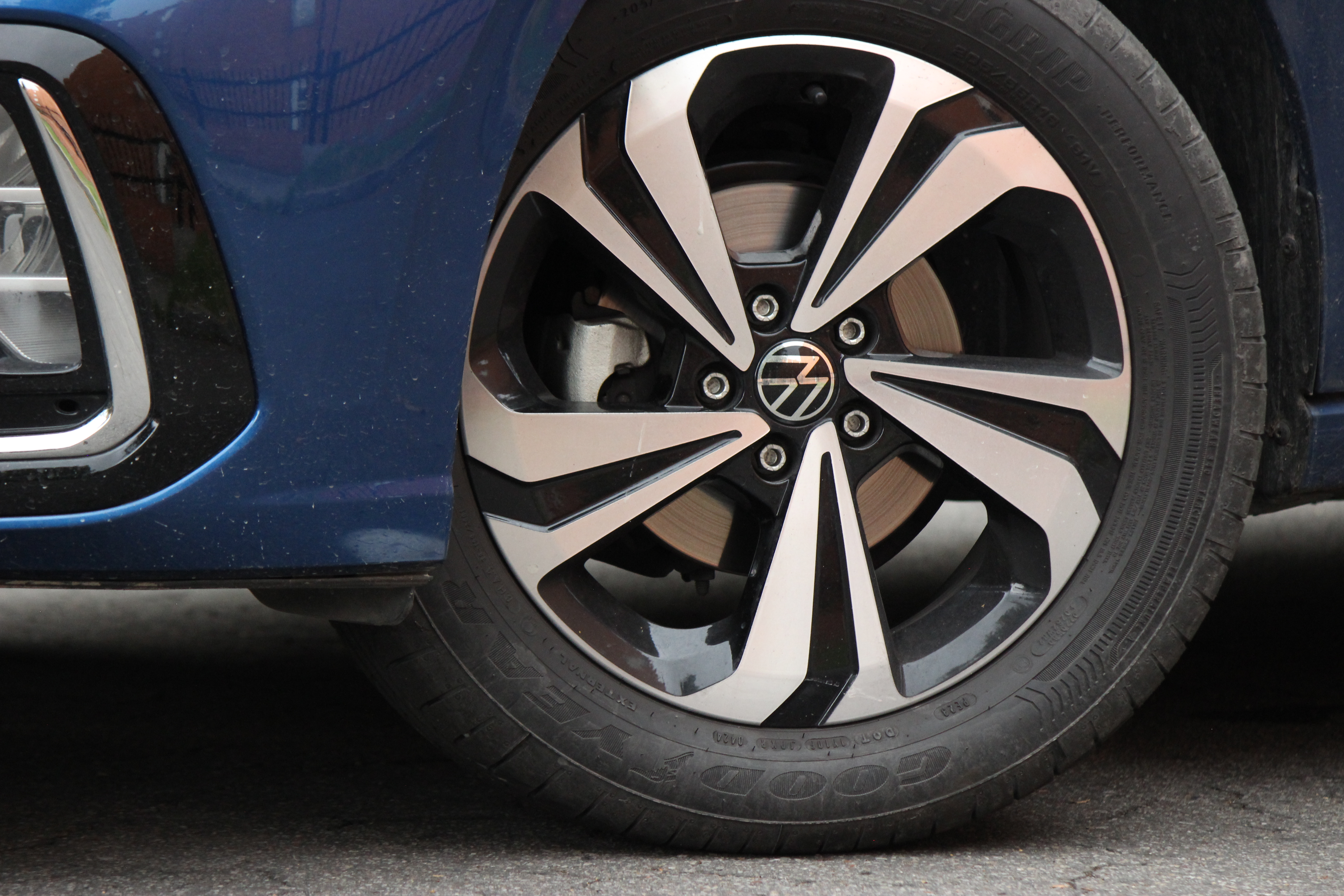 Rines Volkswagen Virtus 2025 en Colombia.