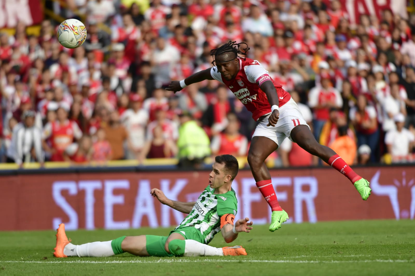 Hugo Rodallega ha sido importante con Santa Fe este semestre. Es uno de los goleadores de la Liga BetPlay 2024 con ocho tantos.