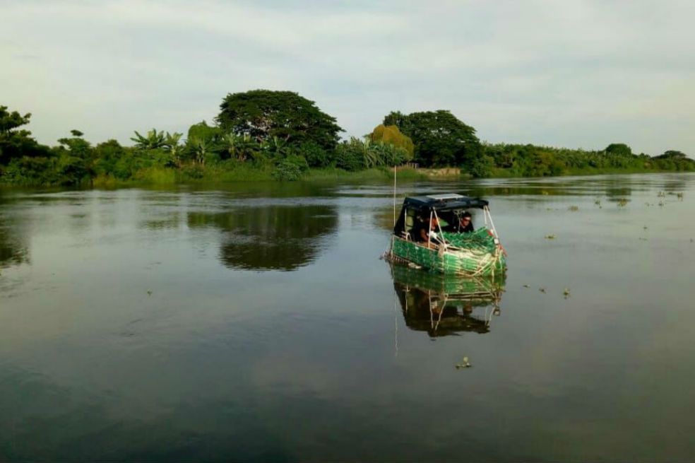 Así fue la expedición por el río Magdalena en un bote de botellas