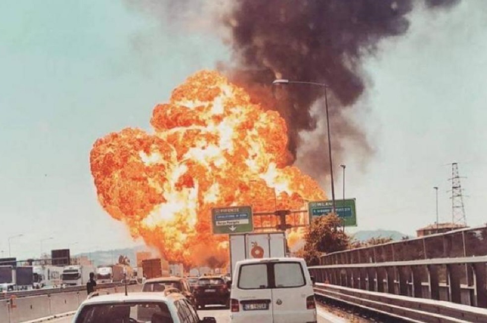 Explosión cerca al aeropuerto de Bolonia, Italia
