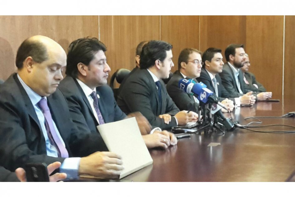 Los miembros de Cambio Radical al presentar el comité promotor.