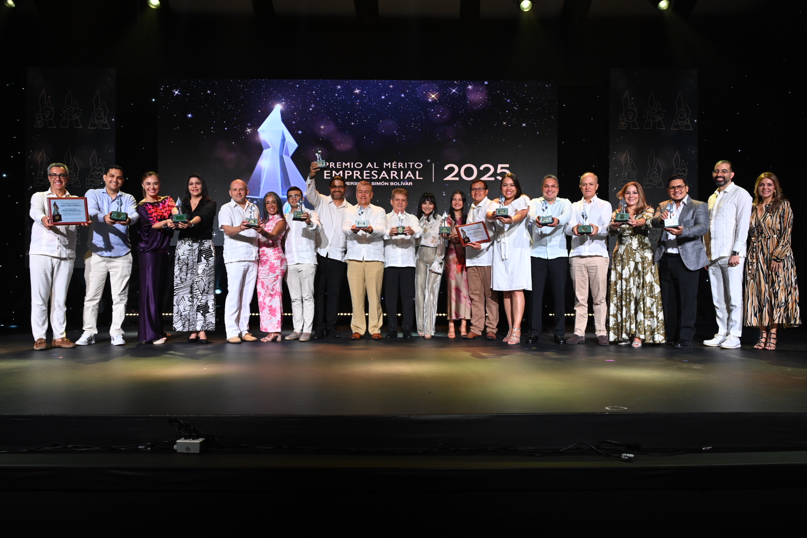 Los ganadores del 16.º Premio al Mérito Empresarial de la Universidad Simón Bolívar