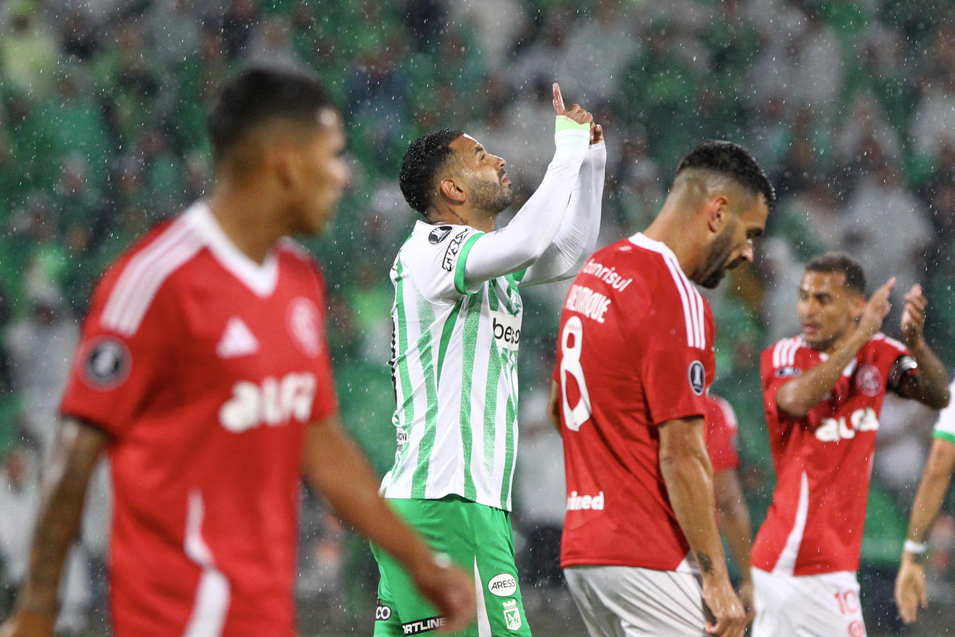 Nacional respiró en Copa Libertadores: venció 3-1 a Internacional de Porto Alegre