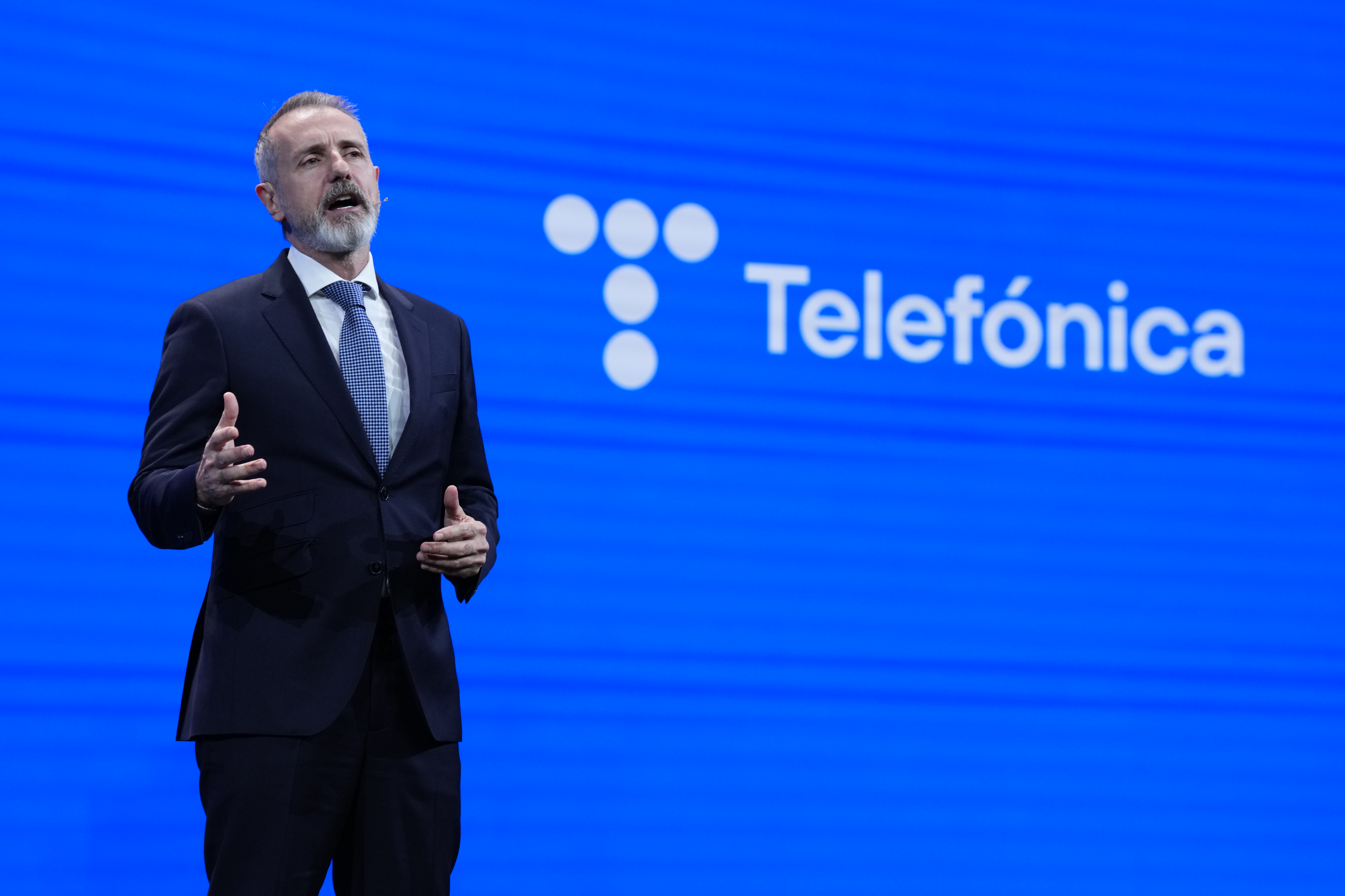 Telefónica España dejó a usuarios horas sin internet ni número de emergencia