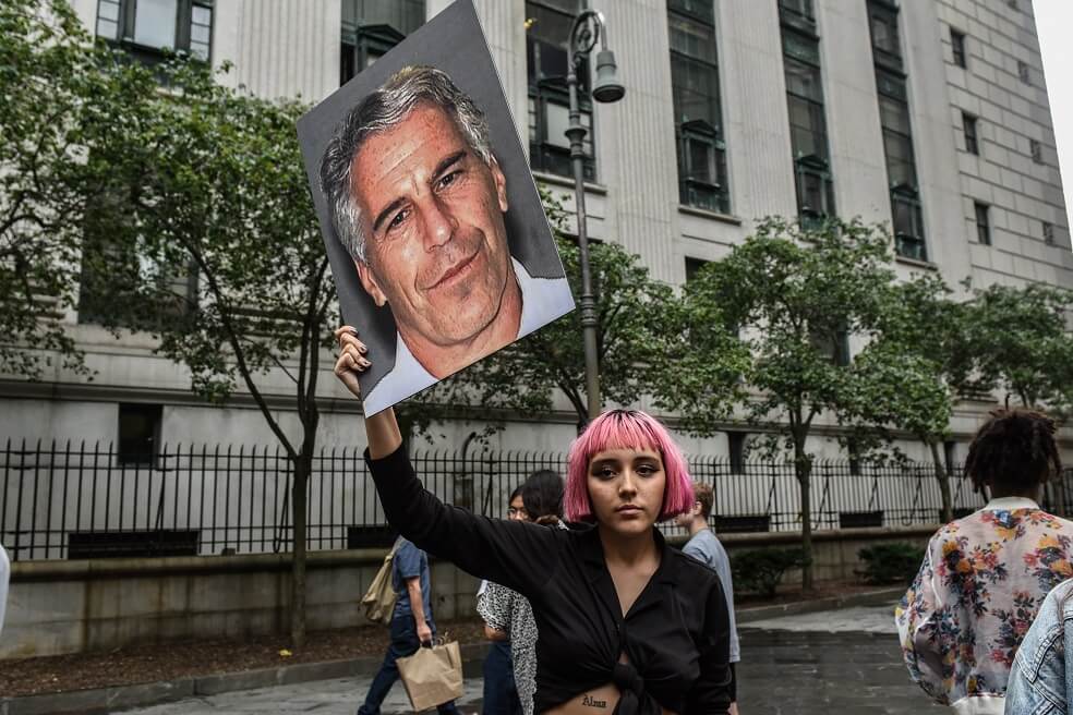 Jeffrey Epstein firmó su testamento dos días antes de su muerte