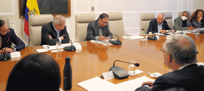 Se agita la posibilidad de remezón con cambios en entidades claves del Gobierno