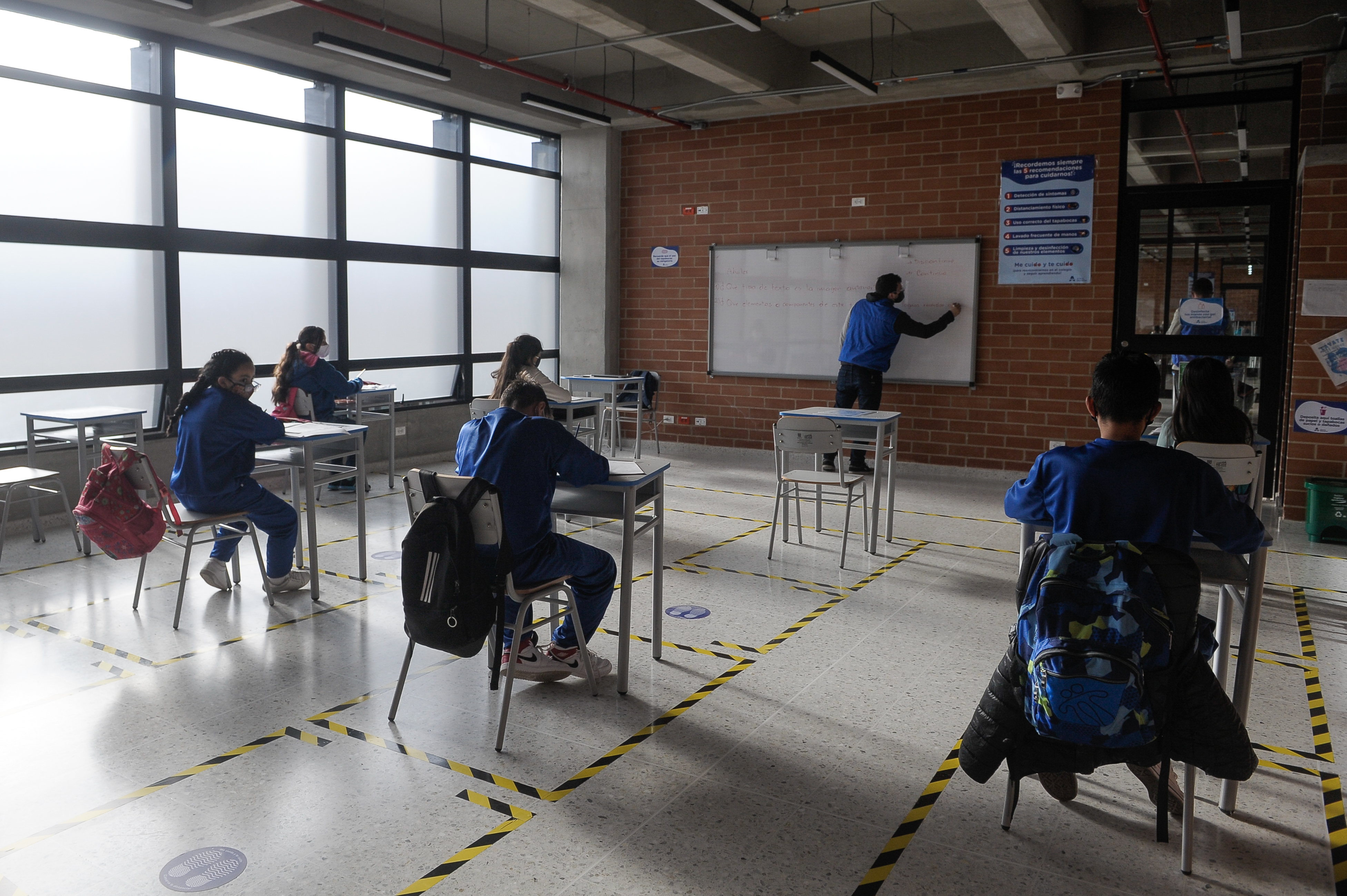 Mineducación pide matricularse pronto en los colegios y volver a la presencialidad