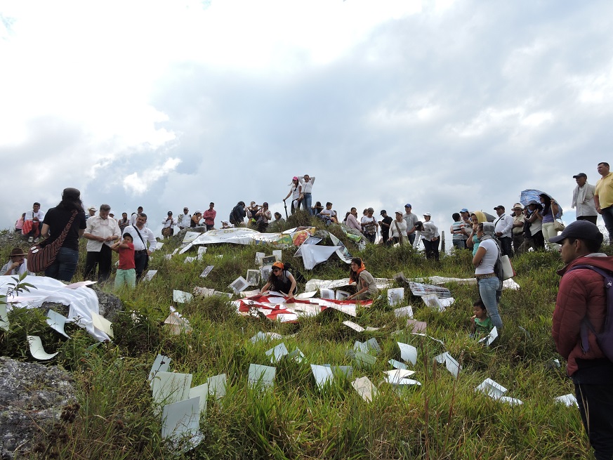 Desde 2014 y por iniciativa del padre Javier Giraldo, del Cinep, los habitantes y familias hacen peregrinaciones al Alto de Buenavista cada 10 de diciembre.