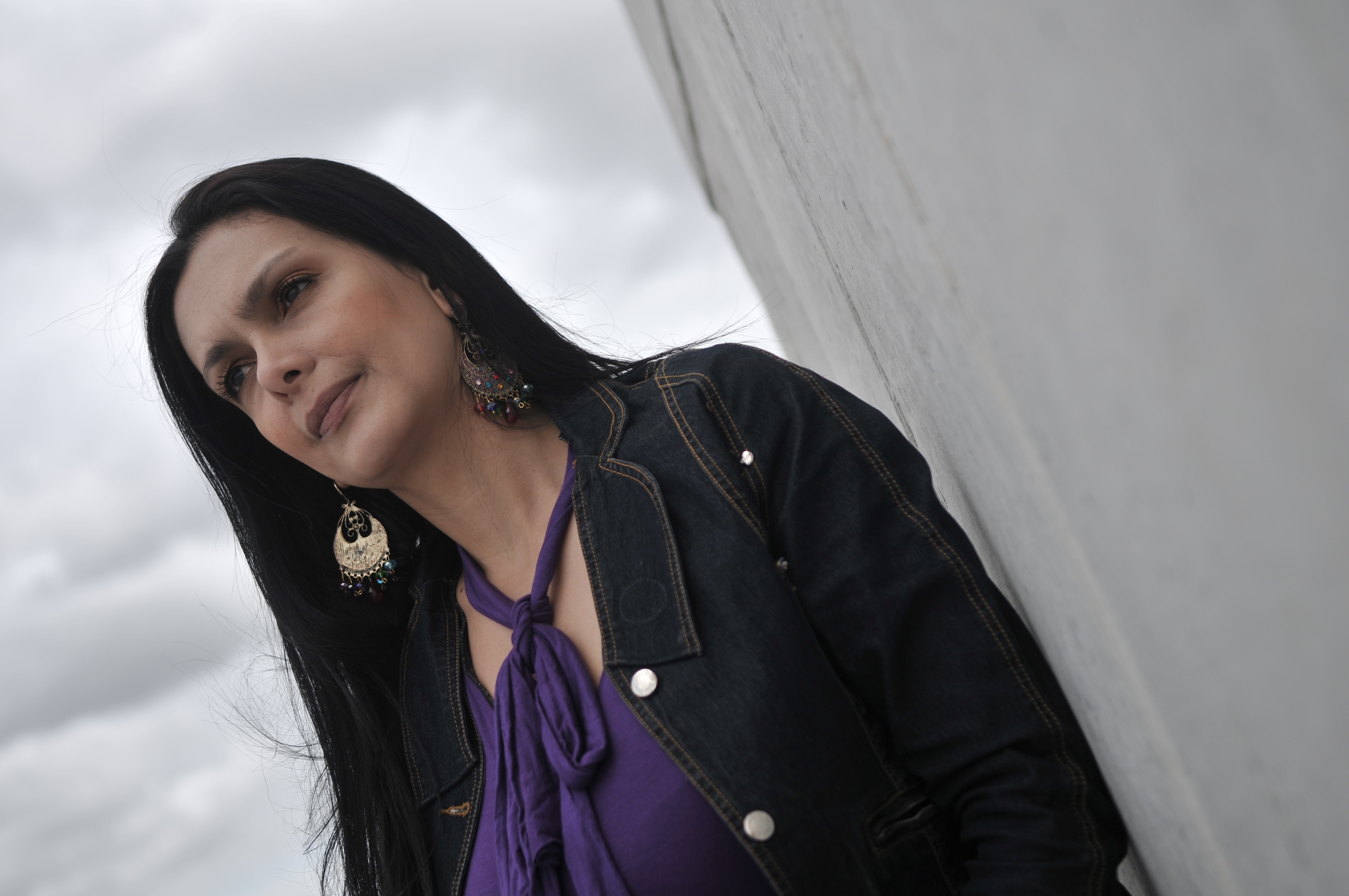 Actriz y modelo colombiana que habla de su fundación en contra del aborto - Entrevista