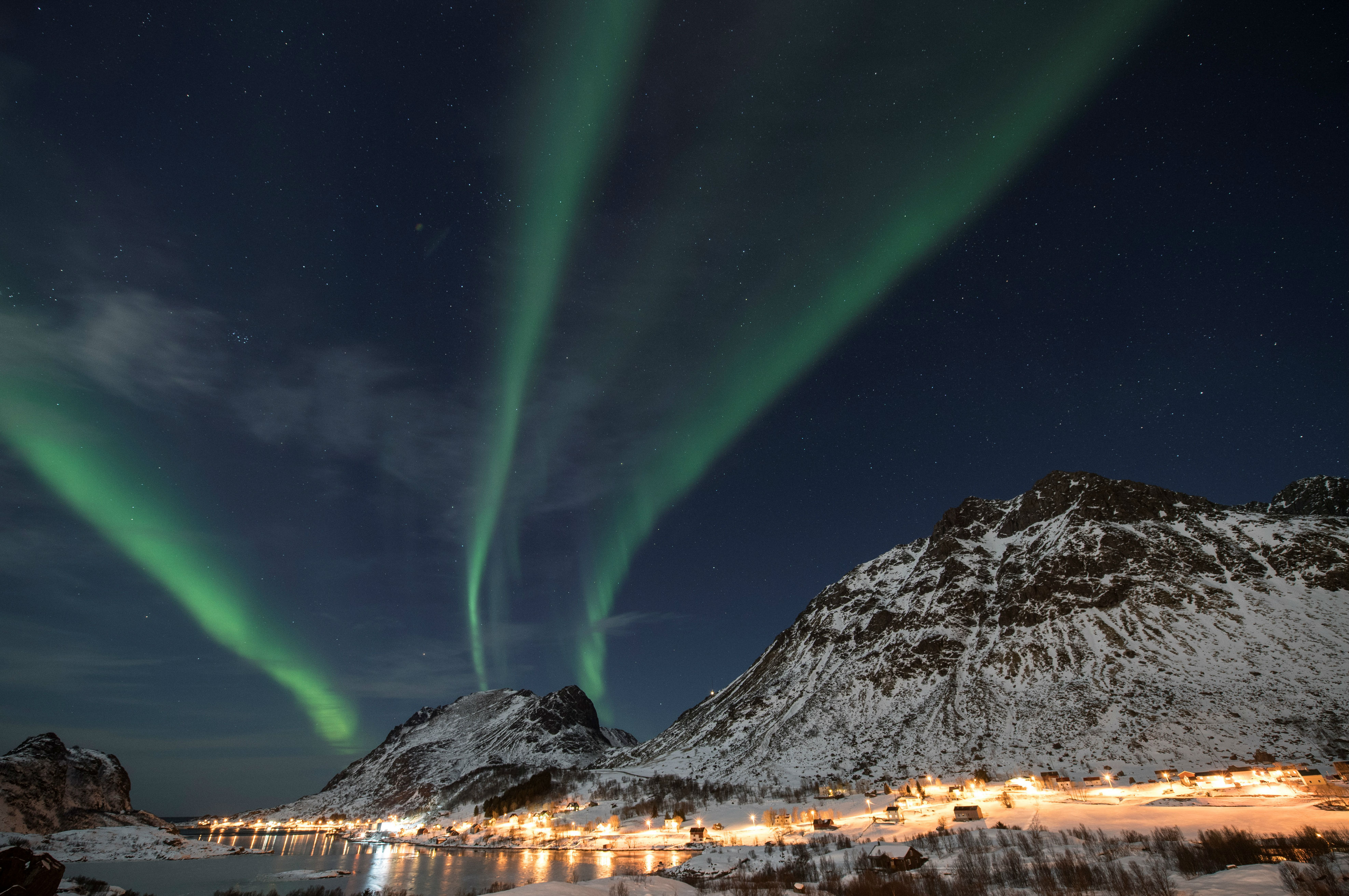 Impresionantes imágenes de auroras boreales que adornaron el cielo en Noruega