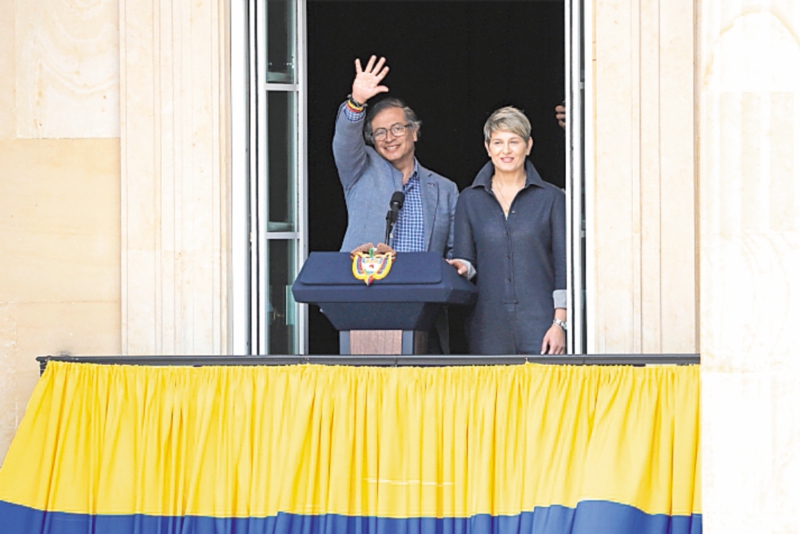 El presidente Gustavo Petro pidió investigar un trino contra la primera dama, Verónica Alcocer. / EFE
