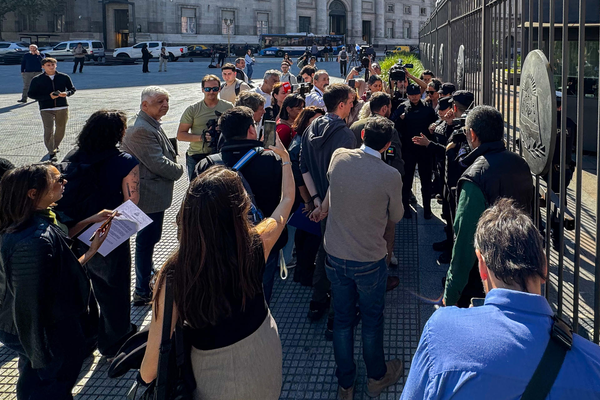 Ni en tiempos de Videla: Milei veta a la prensa de la Casa Rosada por primera vez