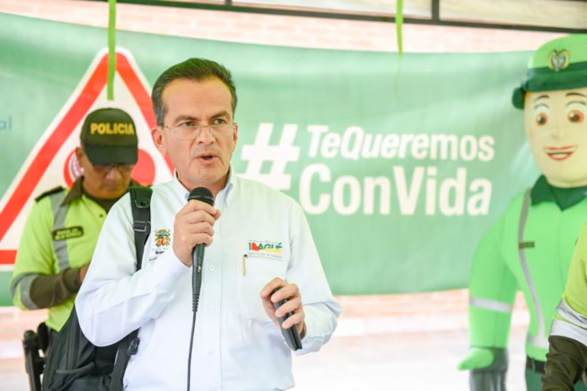 El certificado que implicaría al subdirector del Dapre en fraude