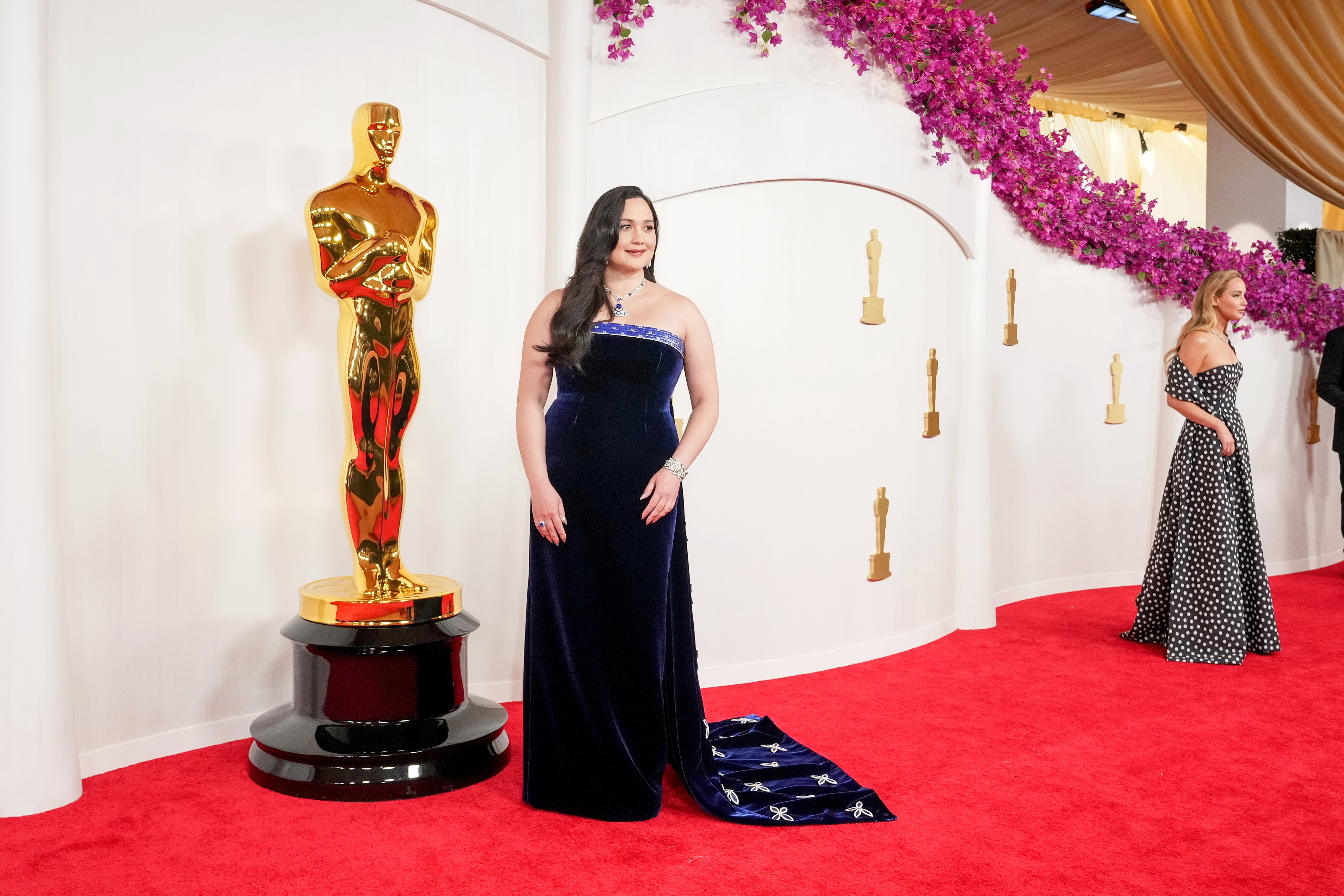 Los Angeles (United States), 10/03/2024.- Lily Gladstone (L) and Jennifer Lawrence (R) arrive for the 96th annual Academy Awards ceremony at the Dolby Theatre in the Hollywood neighborhood of Los Angeles, California, USA, 10 March 2024. The Oscars are presented for outstanding individual or collective efforts in filmmaking in 23 categories. EFE/EPA/ALLISON DINNER