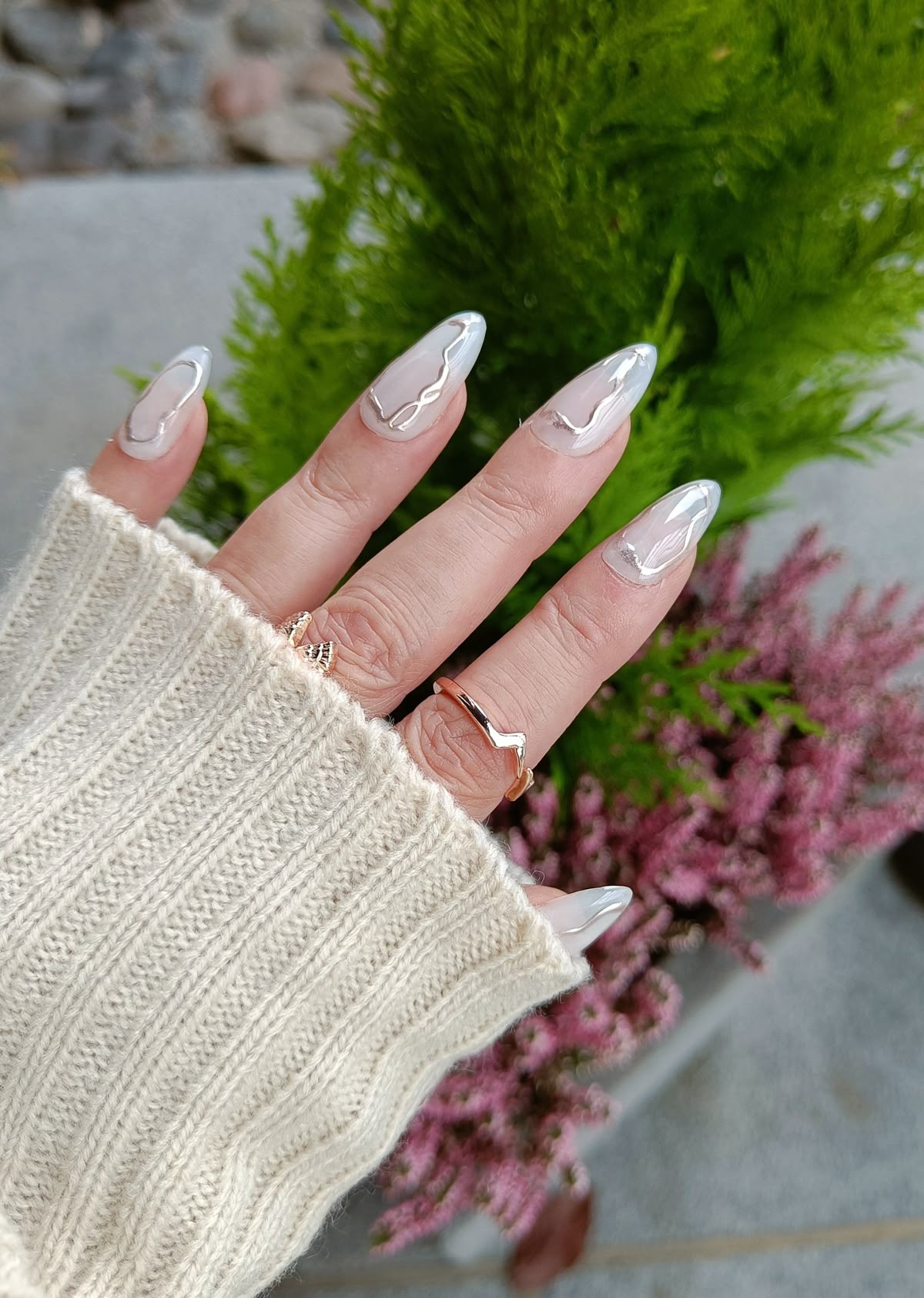 Uñas blancas estilo cuarzo