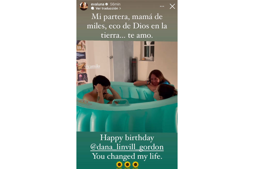 Evaluna y Camilo recibieron a su hija Índigo con ayuda de una partera. La hija de Ricardo Montaner reveló un video inédito de su parto en el agua.