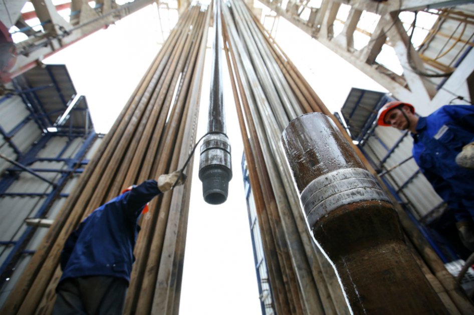 Petróleo en fuerte alza en Nueva York, en un mercado más tranquilo