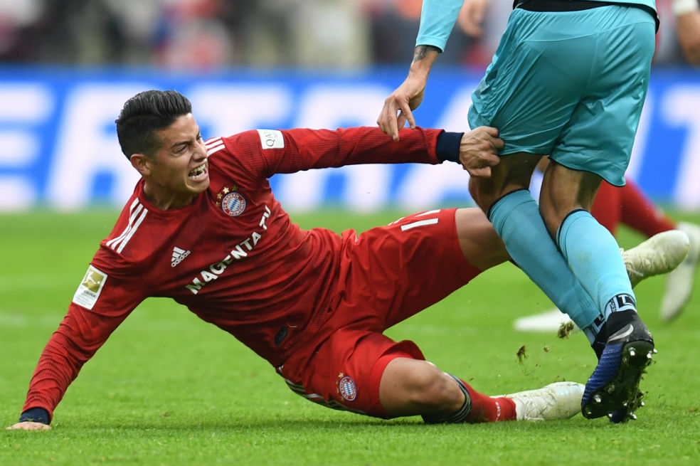 James, en duda para el partido contra el AEK por problemas en la pantorrilla