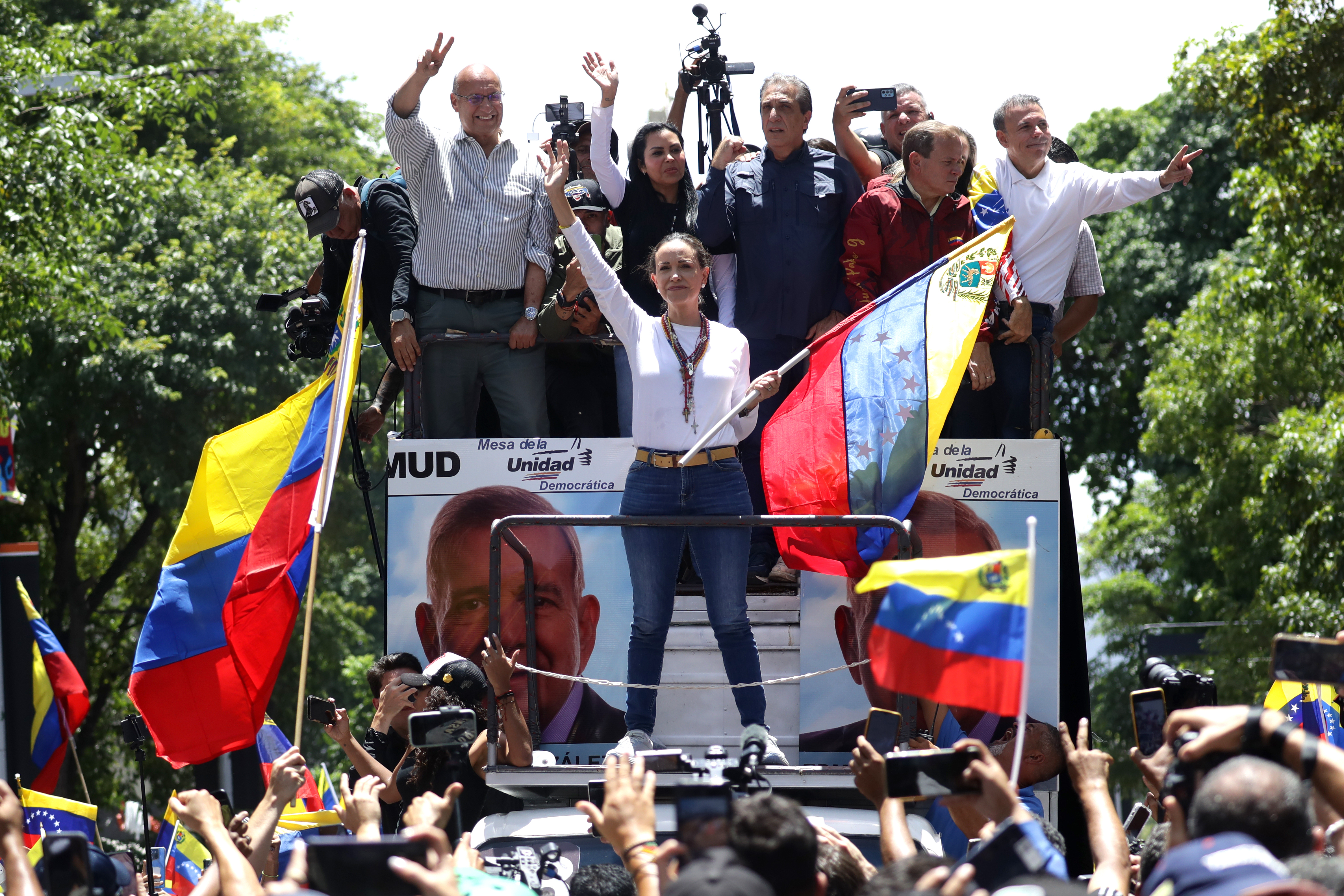 “No hay vuelta atrás, es irreversible”: Machado defiende el “triunfo” de González