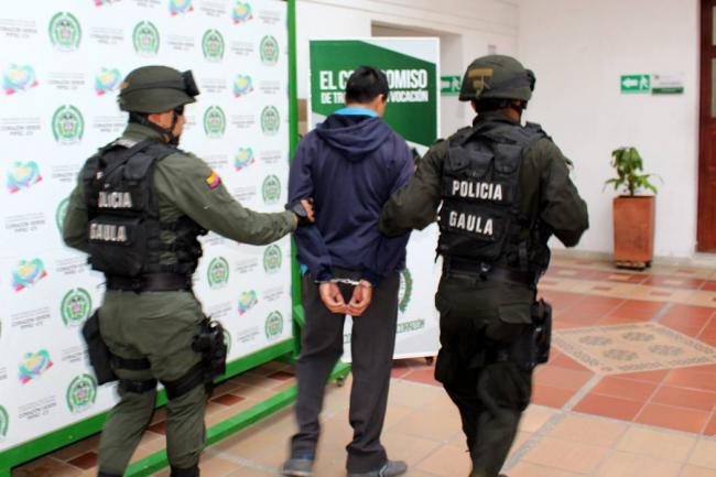 Hombre que extorsionaba a mujer con publicar fotos íntimas fue capturado en Bucaramanga
