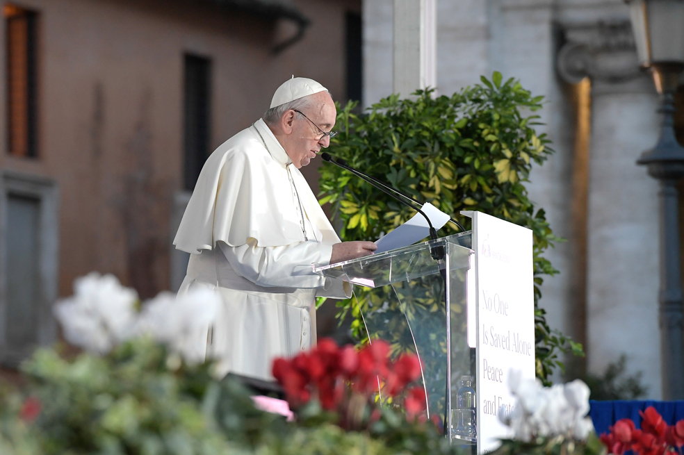 Papa Francisco apoya uniones civiles entre homosexuales