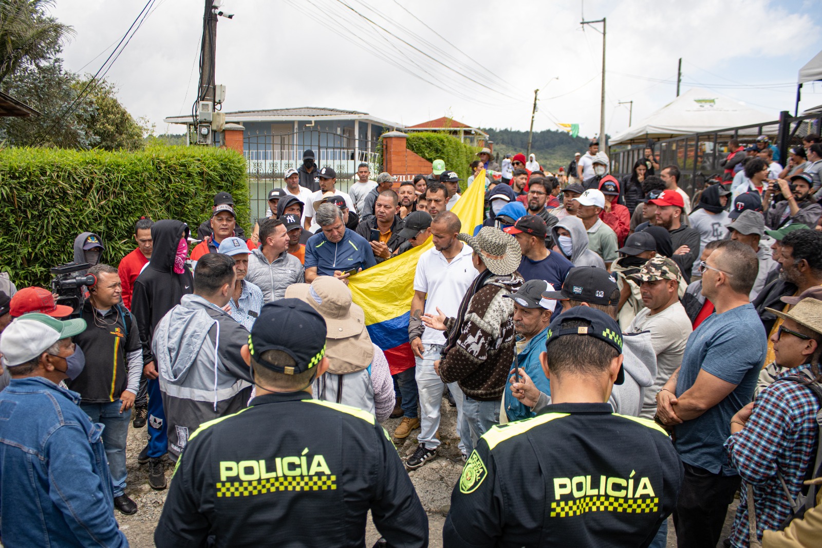 ¿Por qué se está haciendo la demolición de viviendas en Santa Elena, Medellín?