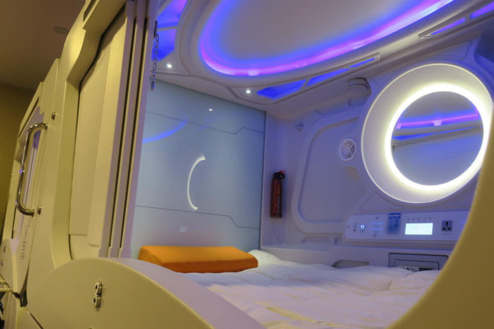 Inauguran el primer «hotel cápsula» de Bolivia con un estilo futurista