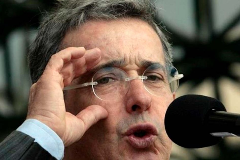 Uribe pedirá protección internacional por acusaciones de Nicolás Maduro