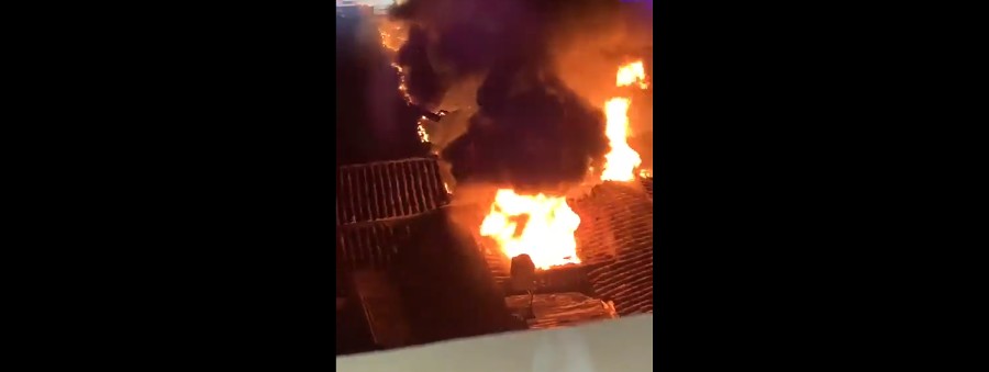 Video: Voraz incendio destruye una vivienda en el centro de Medellín