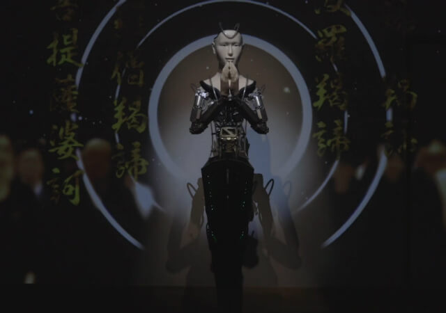 Un androide predica la sabiduría en un templo budista de Japón