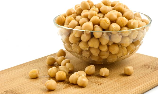 Recetas con garbanzos, cuatro propuestas para disfrutar de este sabor