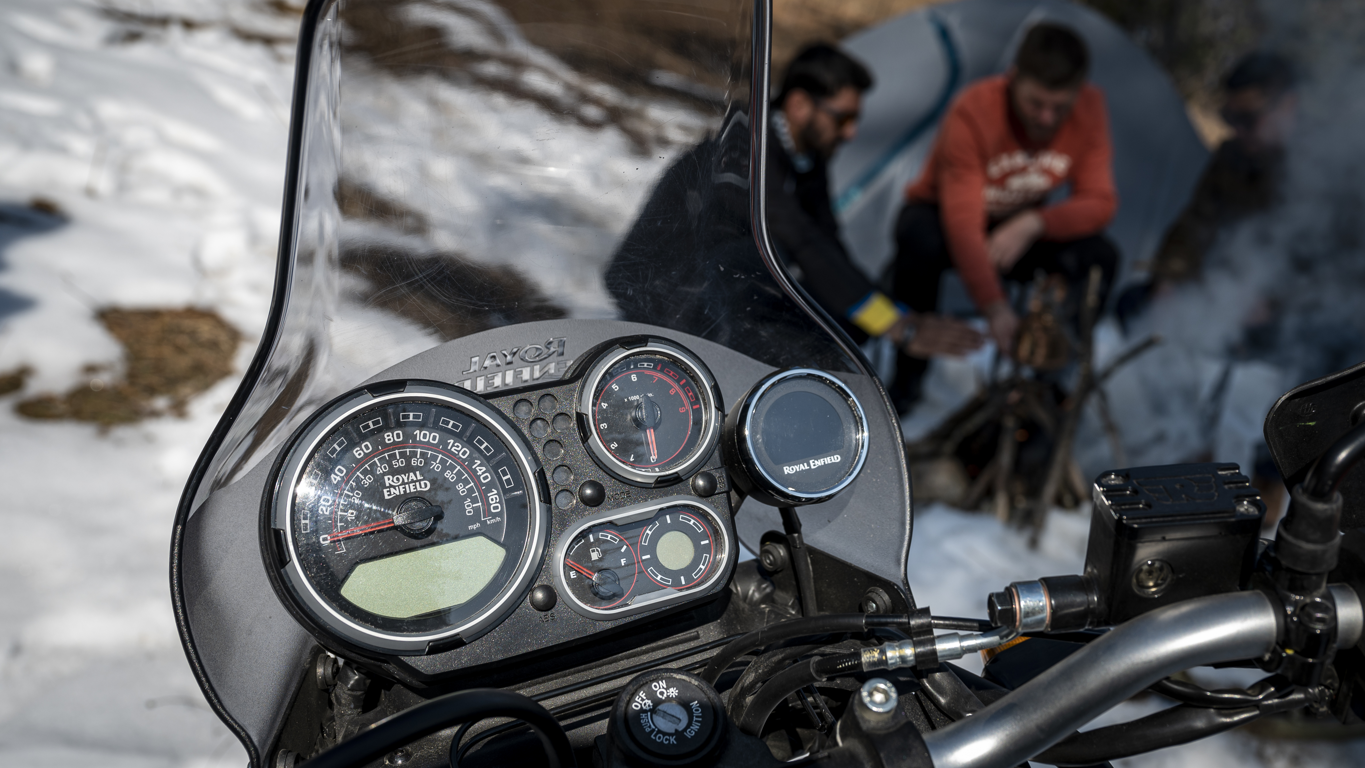La nueva Royal Enfield Himalayan incorpora un sistema de navegación paso a paso que da direcciones en tiempo real.