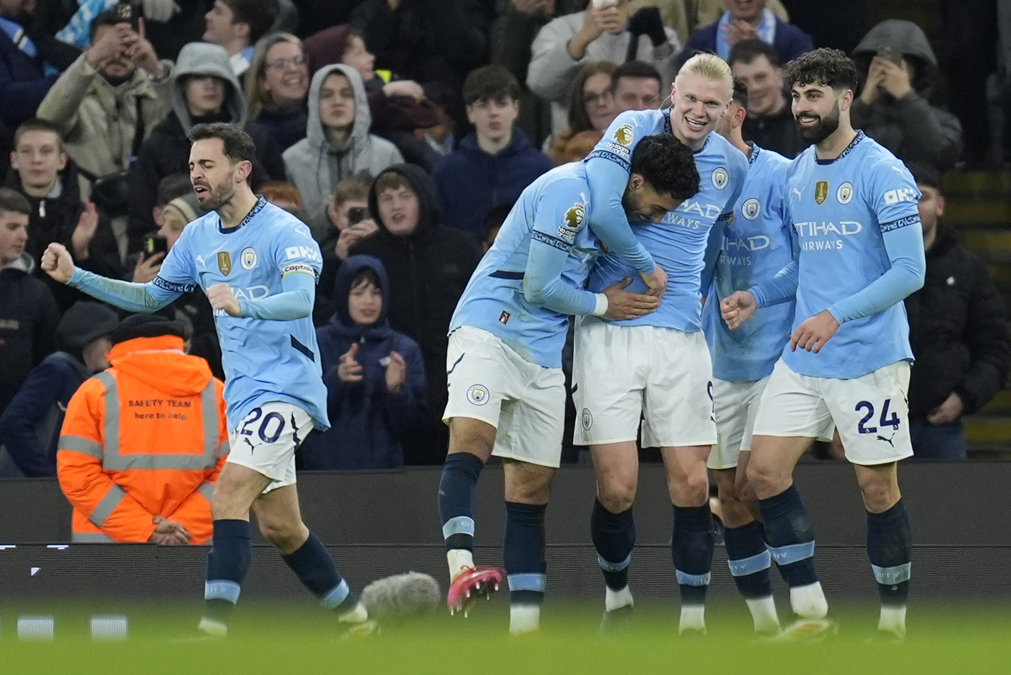 Así quedó la tabla de la Premier League con los triunfos del City y Liverpool