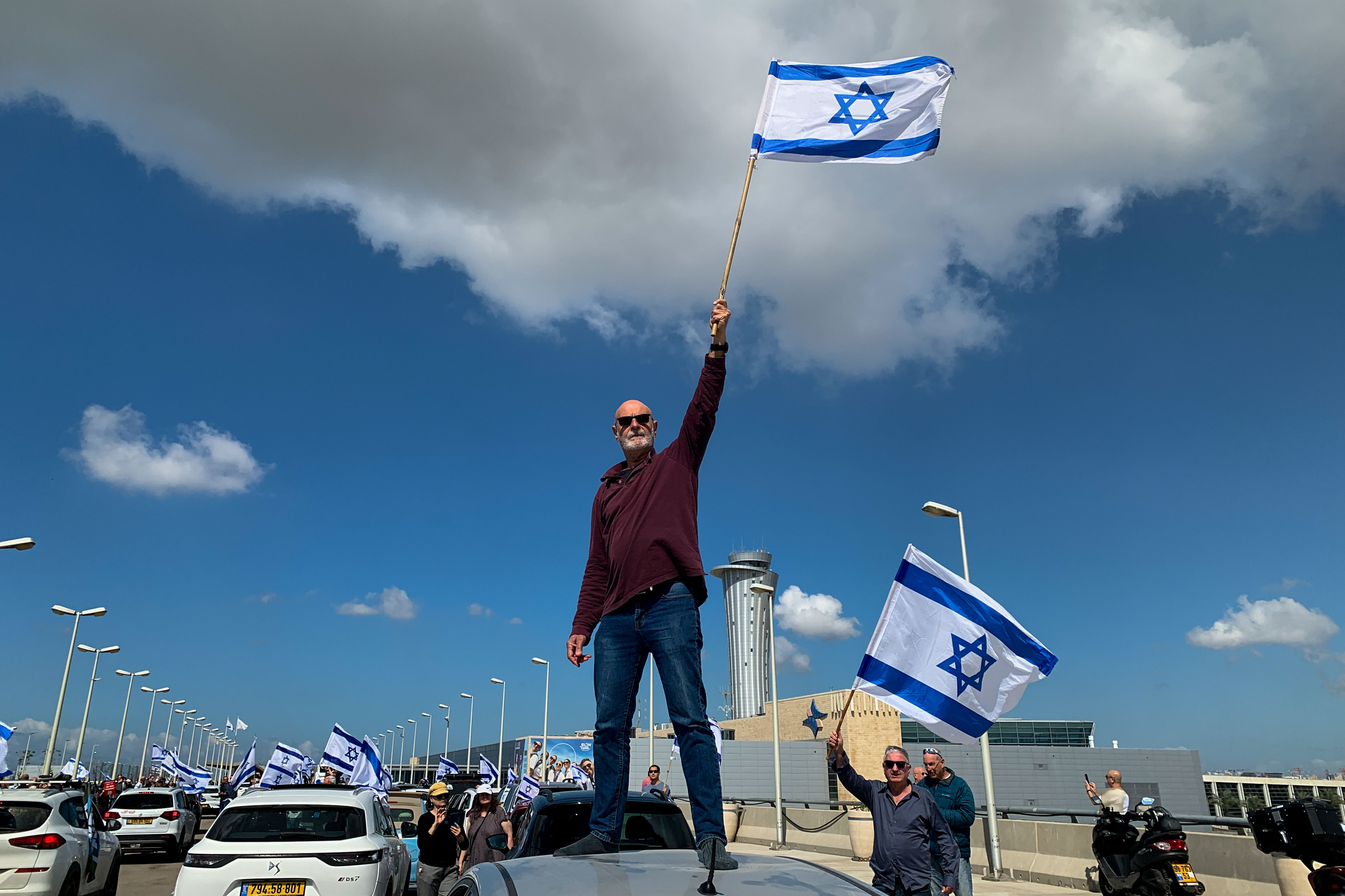 Tensión en Israel: manifestantes cortan acceso al Aeropuerto de Tel Aviv