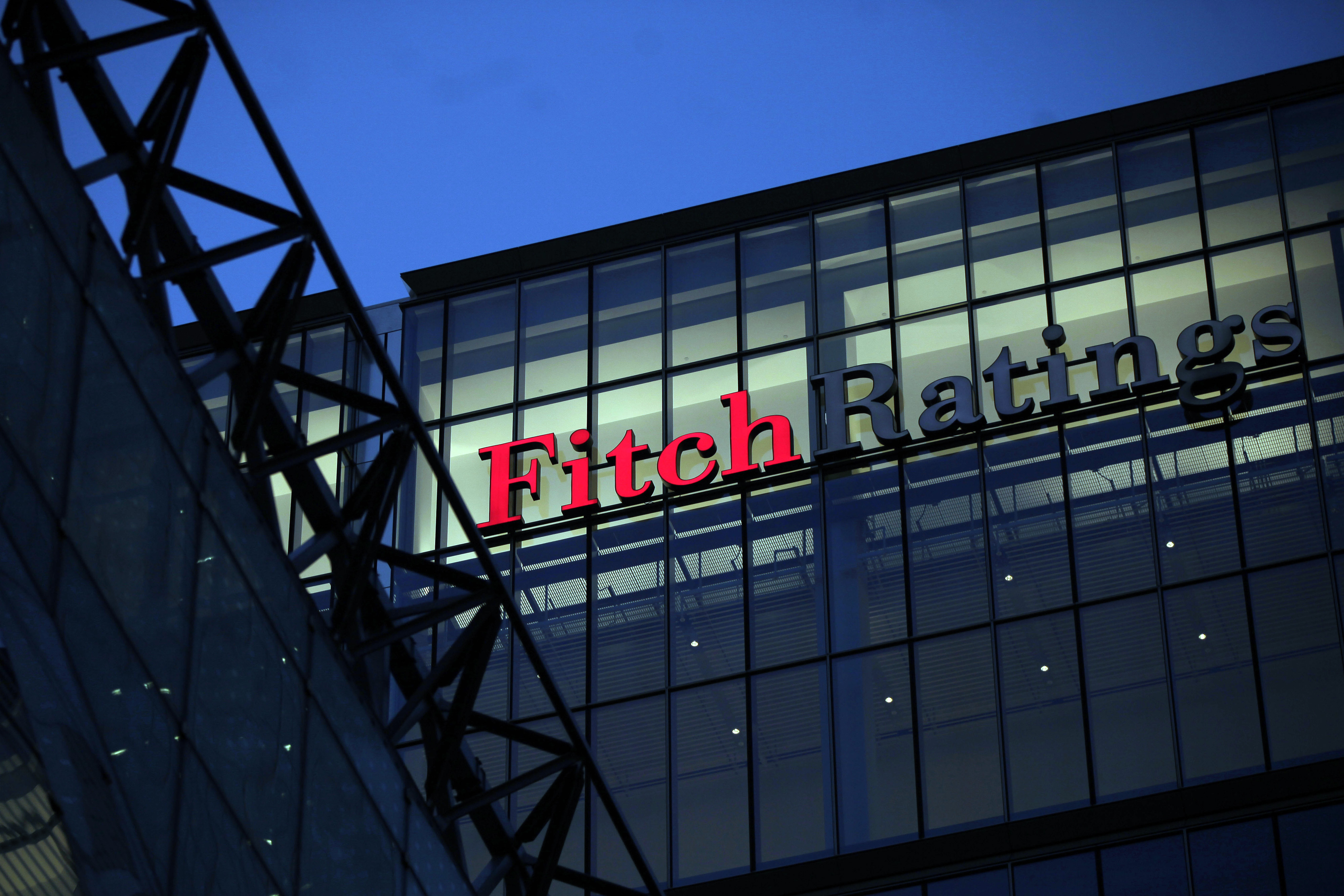 Intervención de Petro podría presionar a empresas de servicios públicos: Fitch