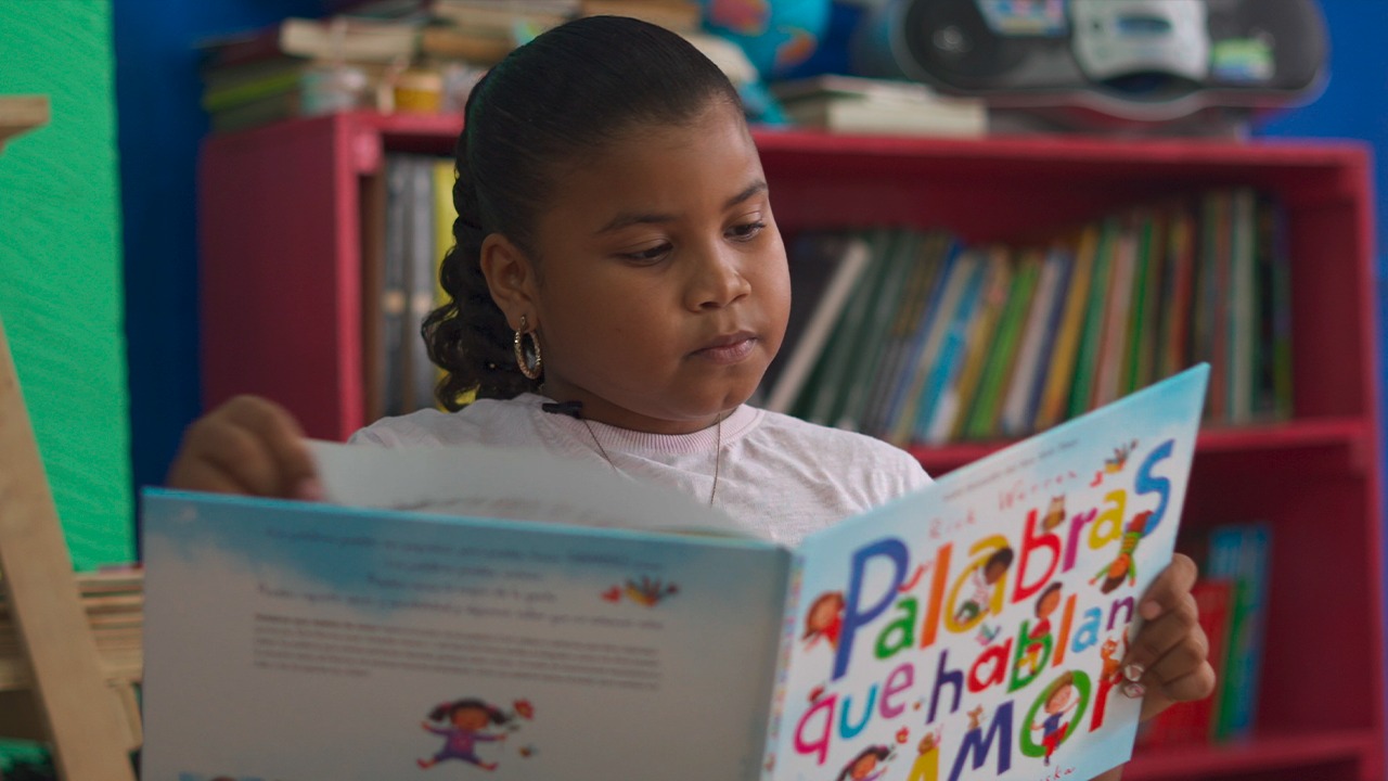 Un club de lectura infantil en uno de los barrios más violentos de Buenaventura