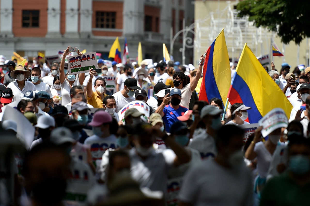 “Marcha del silencio”: así transcurre la convocatoria que rechaza los bloqueos en Cali