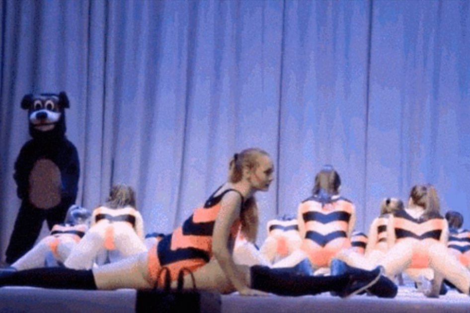 Sensual baile de estudiantes desata polémica en Rusia