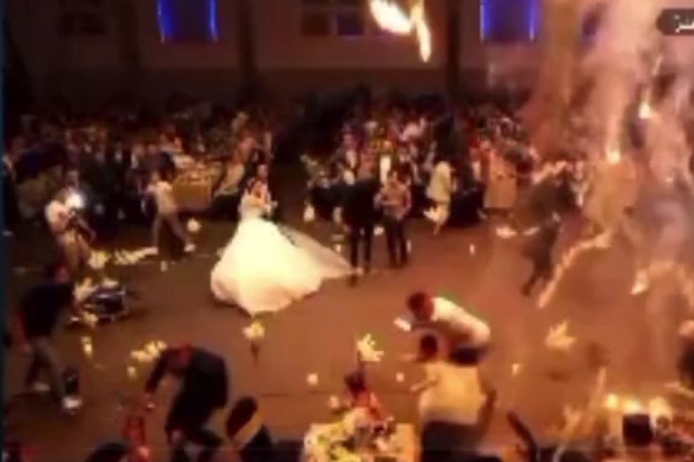(Video) Voraz incendio en una boda en Irak deja al menos 100 muertos