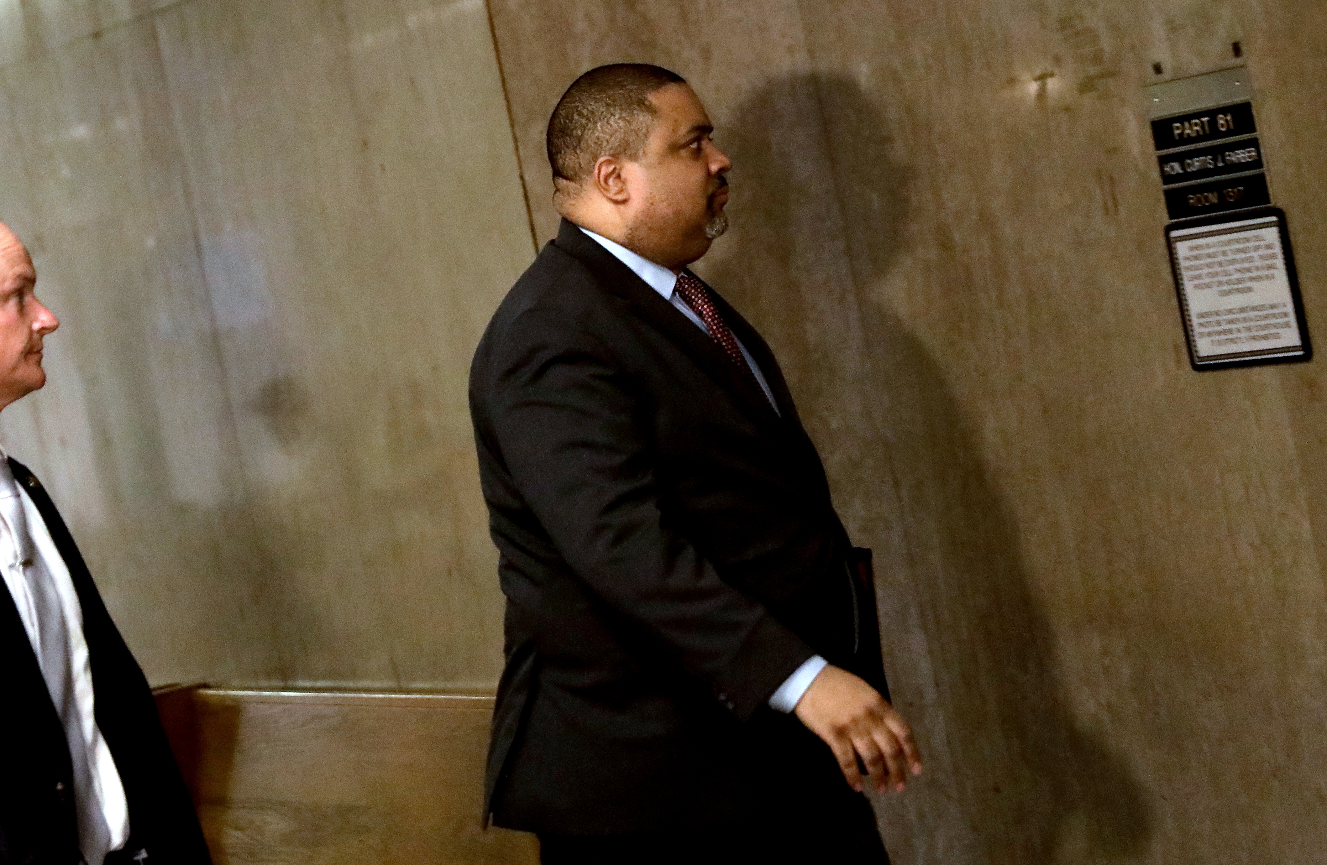 New York (United States), 01/05/2024.- New York County District Attorney Alvin Bragg arrives at New York criminal court in New York, New York, USA, 01 May 2024. Harvey Weinstein is expected to appear in court after New York State Appeals Court last week overturned his 2020 rape conviction. (Nueva York) EFE/EPA/PETER FOLEY