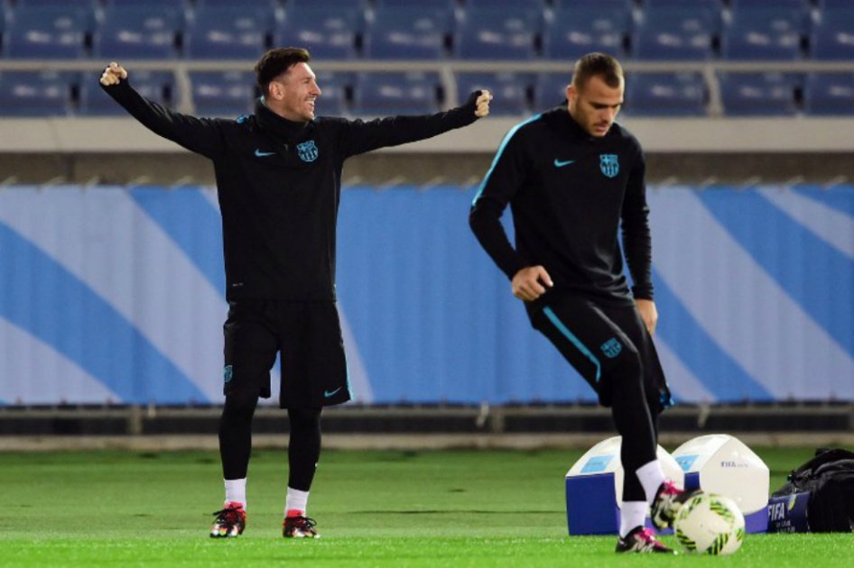 Barcelona se mide al equipo de Scolari en busca de jugar la final contra River