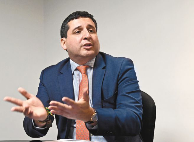 Renunció José Andrés Romero, director de la DIAN
