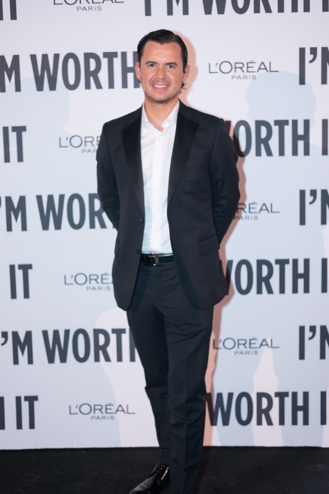 Ángel, y una comitiva colombiana, estuvo presente en Le Défilé de L'Oréal Paris.