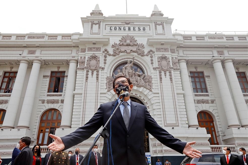 Justicia peruana prohíbe salir del país a expresidente Martín Vizcarra por 18 meses