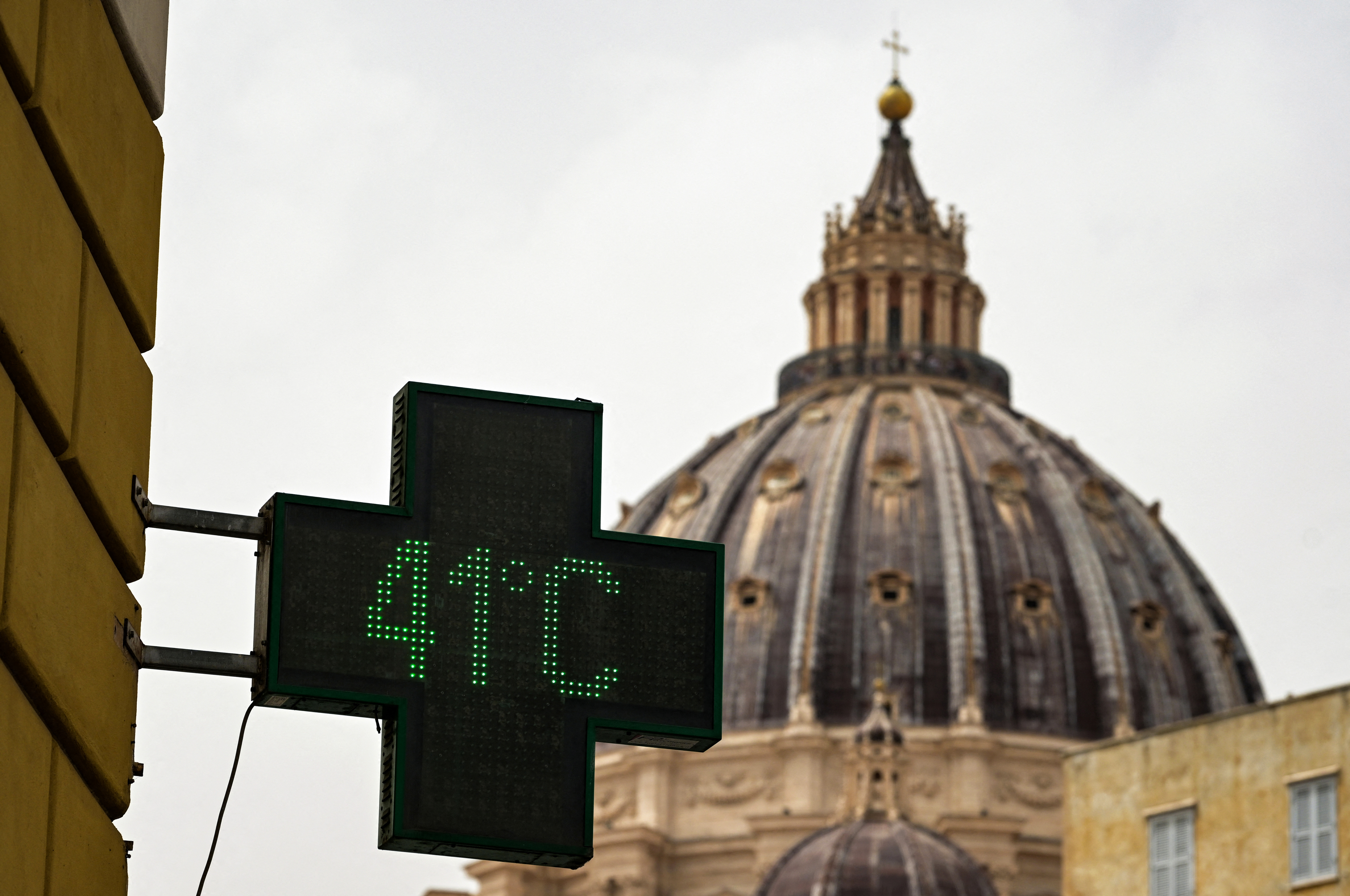 El calor extremo vuelve a golpear Europa con incendios que arrasan miles de hectáreas