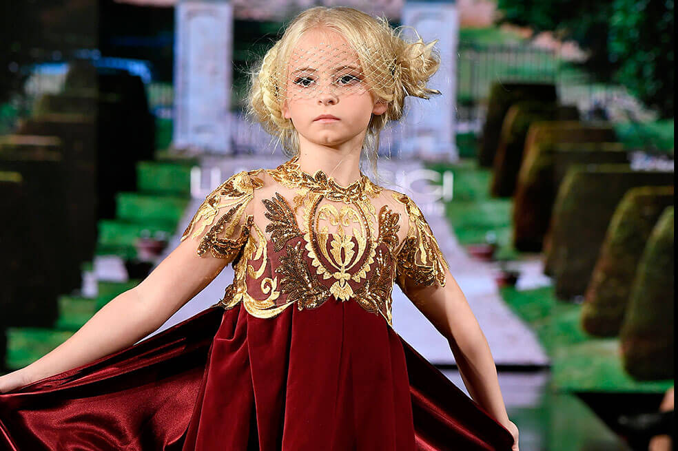 Daisy-May Demetre, la modelo de 9 años con doble amputación que desfiló en Nueva York