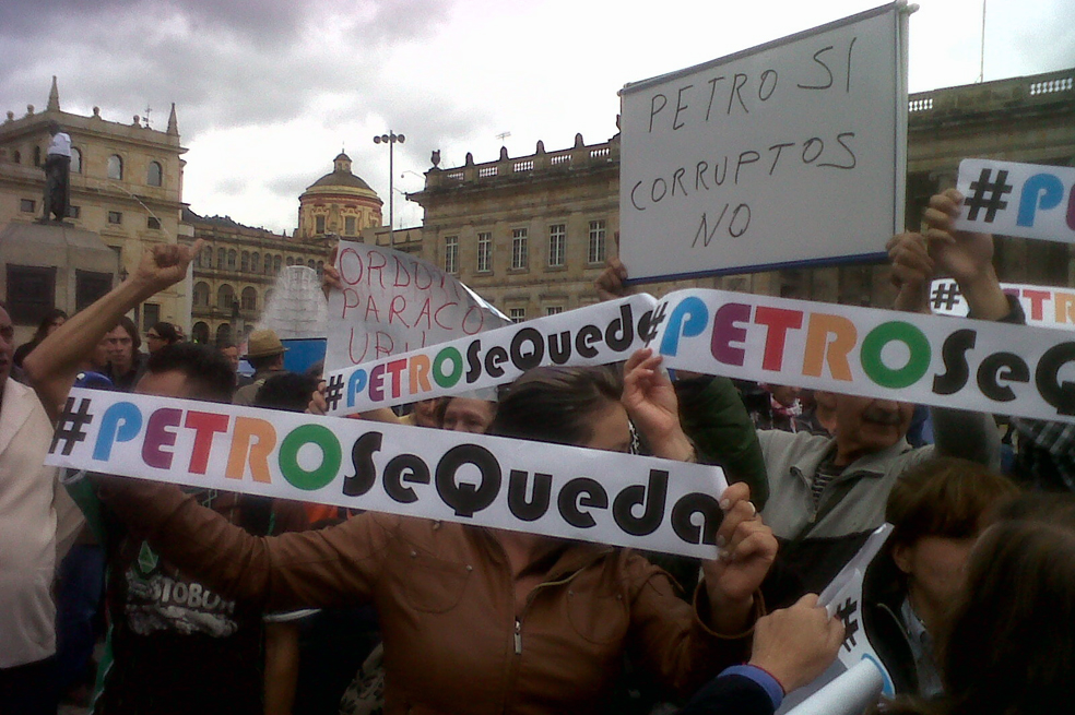 Así marchan en la Plaza de Bolívar a favor de Petro
